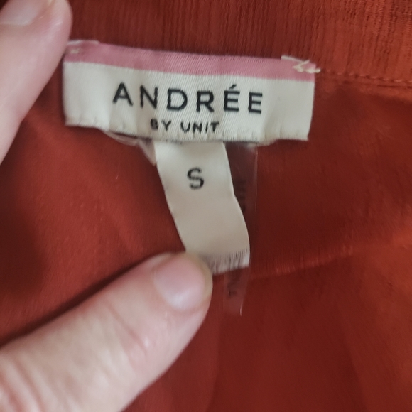 Beautiful blouse - Picture 6 of 7